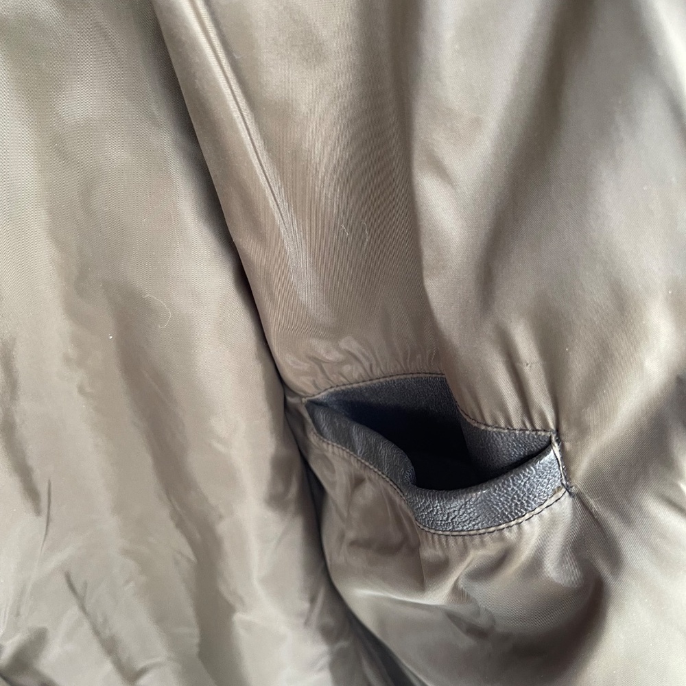 LL Bean Vintage Bomber Leather Jacket Size 42 (L) - Picture 5 of 8